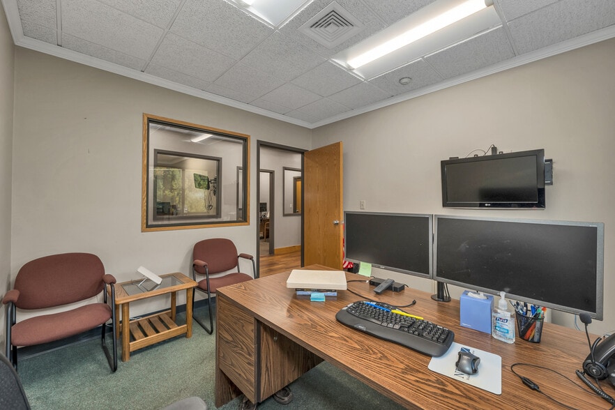 More Photos Of 231a Sutton Street, North Andover Office For Sale