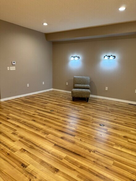 More Photos Of 718 N Main Ave, Gresham Loft Creative Space For Lease