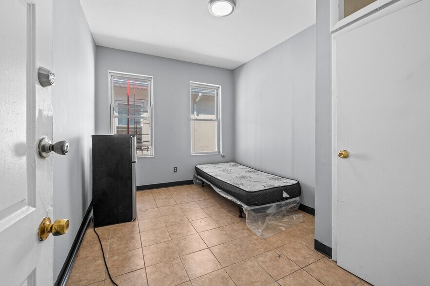 More Photos Of 3022 Brighton 8th St, Brooklyn Apartments For Sale