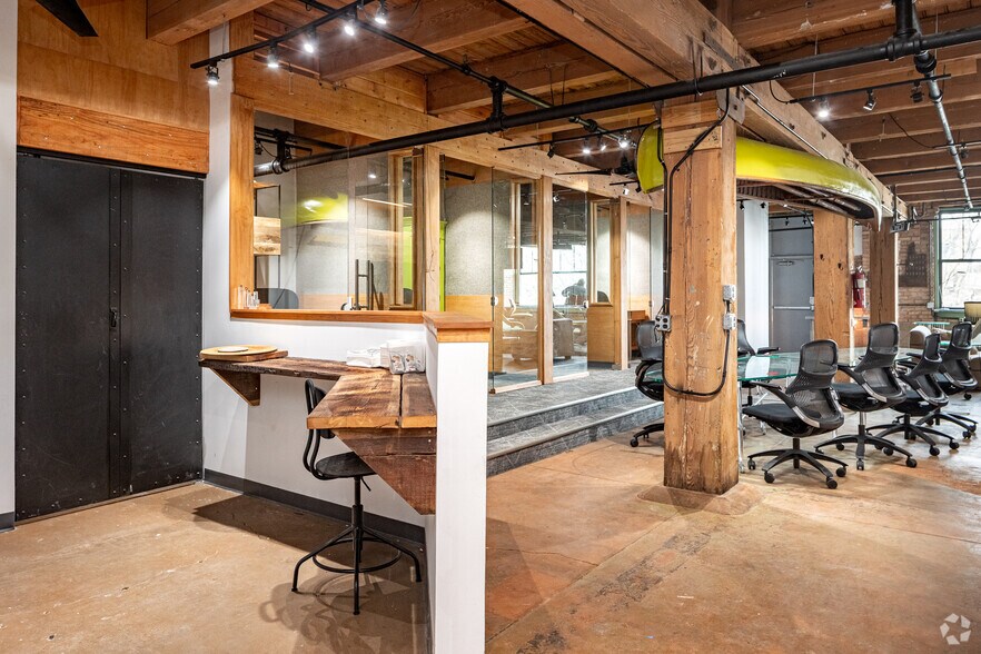 More Photos Of 1200 W 35th St, Chicago Coworking Space