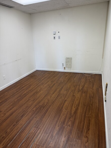More Photos Of 12140 Artesia Blvd, Artesia Office For Lease