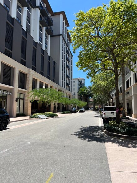 More Photos Of 4011 Salzedo St, Coral Gables Apartments For Lease