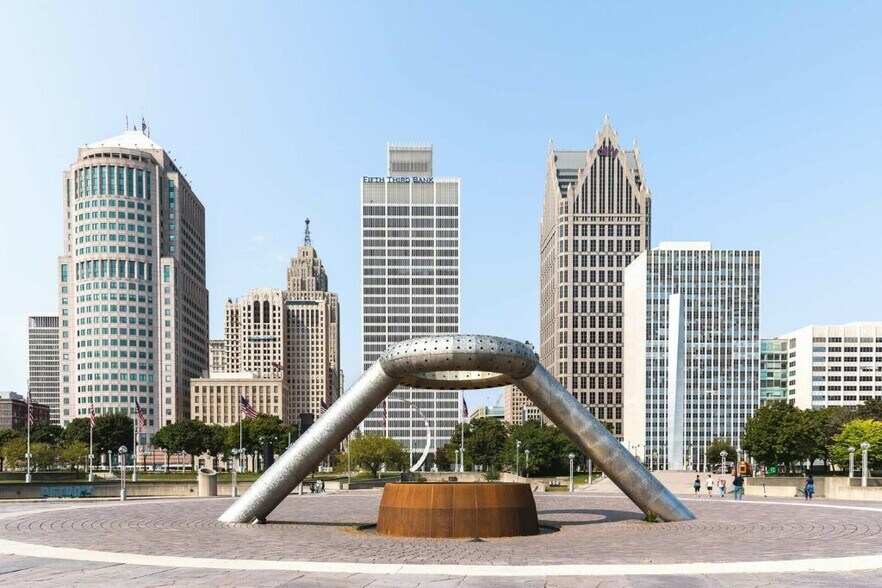 More Photos Of 500 Woodward Ave, Detroit Office For Lease