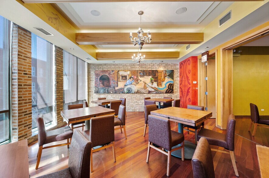 More Photos Of 3115 N Lincoln Ave, Chicago Restaurant For Sale