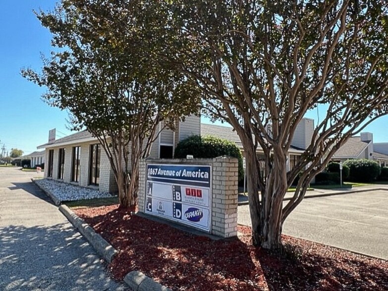 More Photos Of 1867 Avenue of America, Monroe Medical For Sale