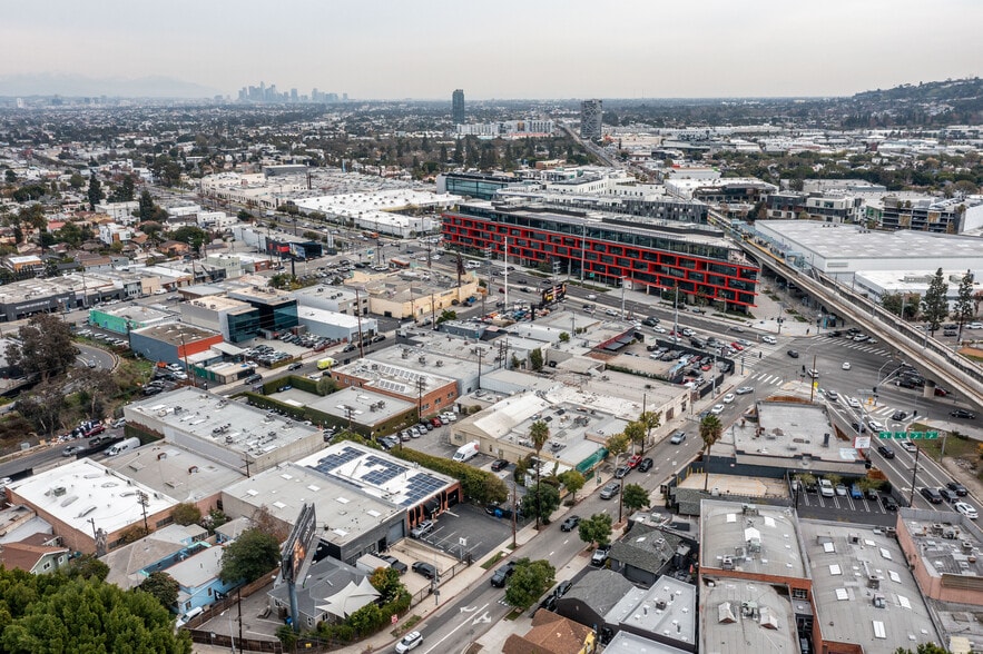 More Photos Of 3364 S Robertson Blvd, Los Angeles Warehouse For Sale