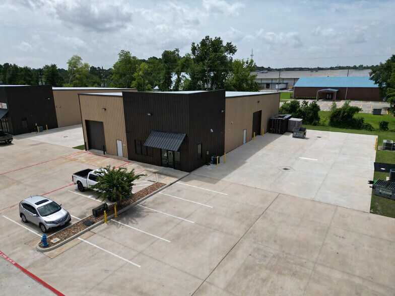 Primary Photo Of 2831 S Houston Ave, Humble Warehouse For Sale