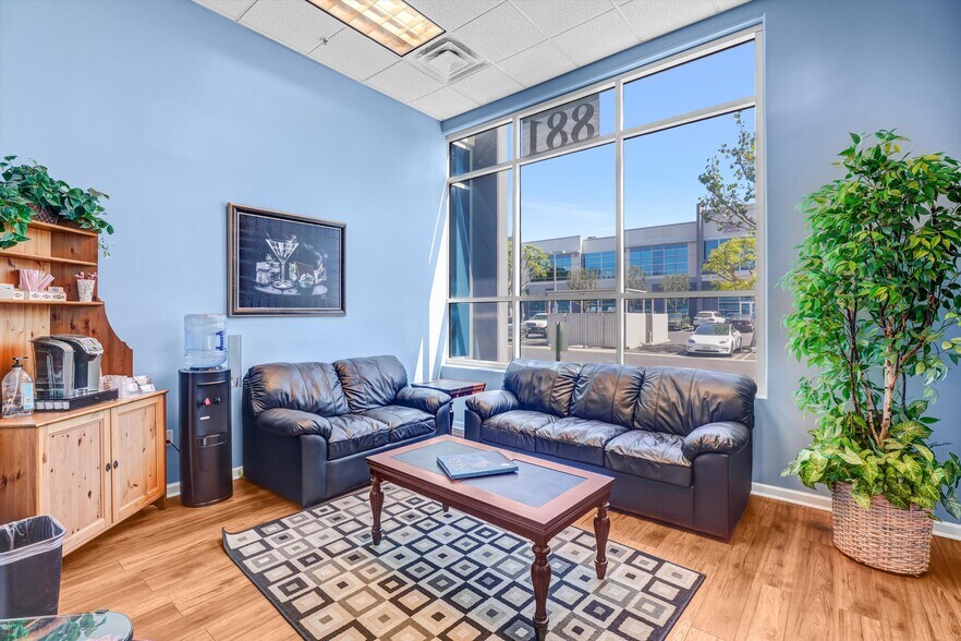 More Photos Of 863-885 N Douglas St, El Segundo Office For Sale