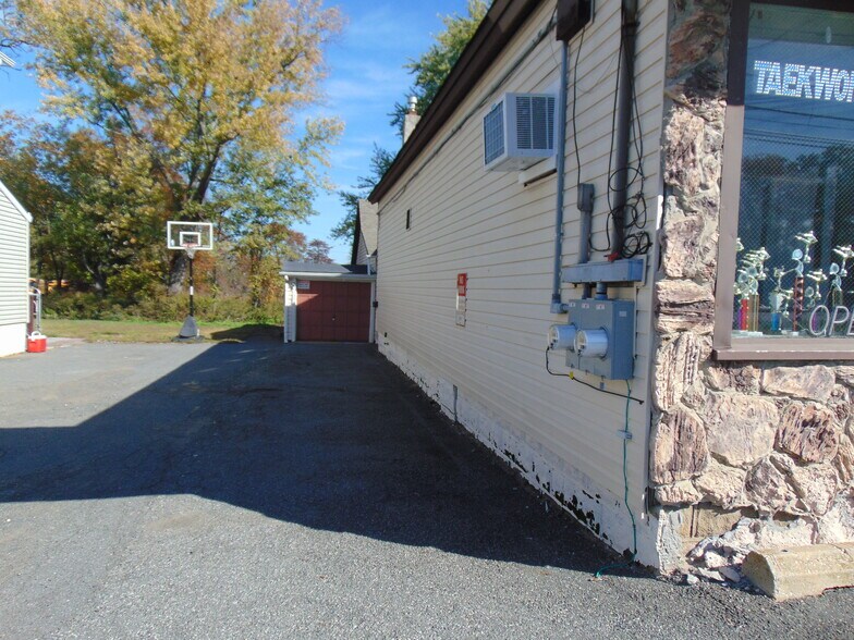More Photos Of 32a Old Matawan Rd, Old Bridge Storefront Retail Office For Lease
