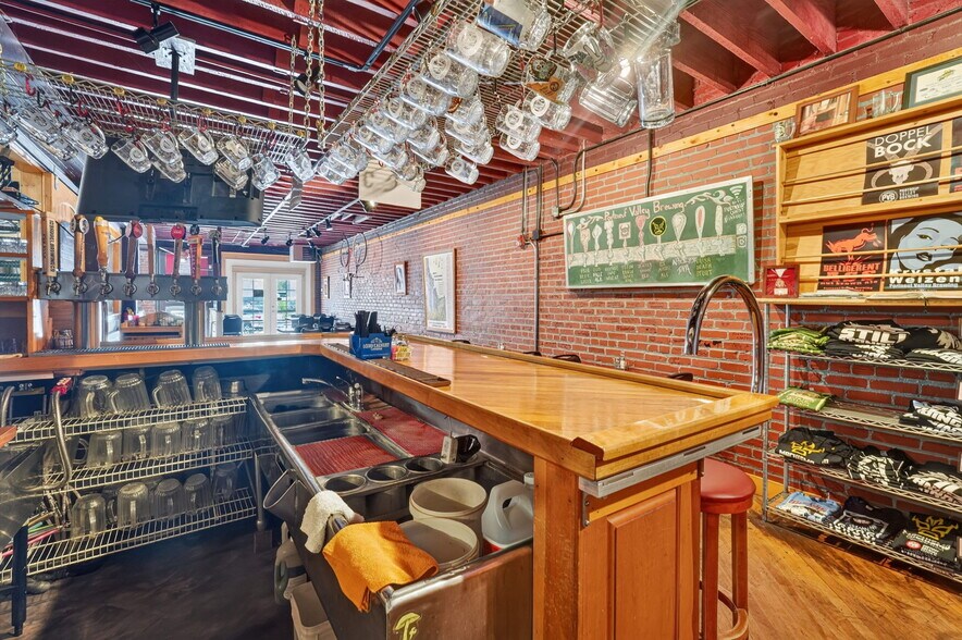 More Photos Of 615 S 1st Ave, Pocatello Restaurant For Sale
