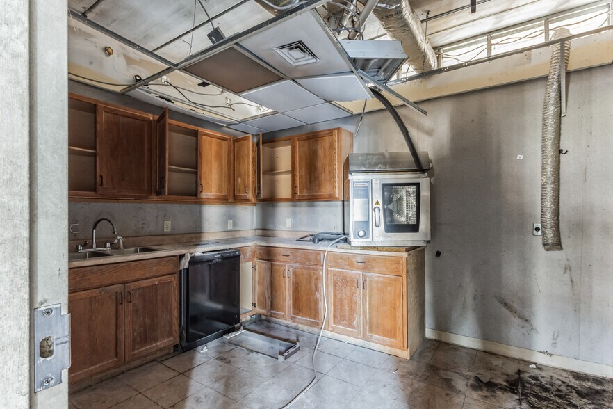 More Photos Of 24058 Sussex Hwy, Seaford Hotel For Sale