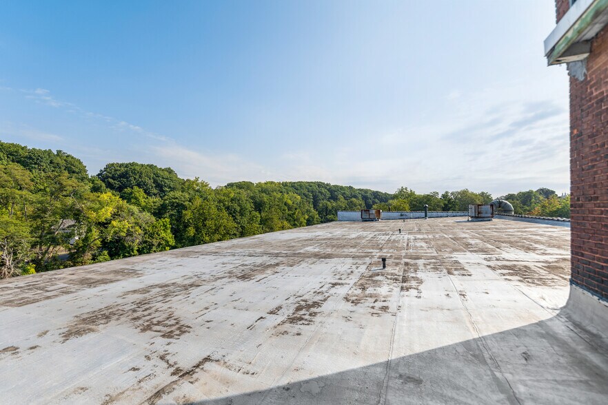 More Photos Of 35 Lower Grape St, Chicopee Warehouse For Sale