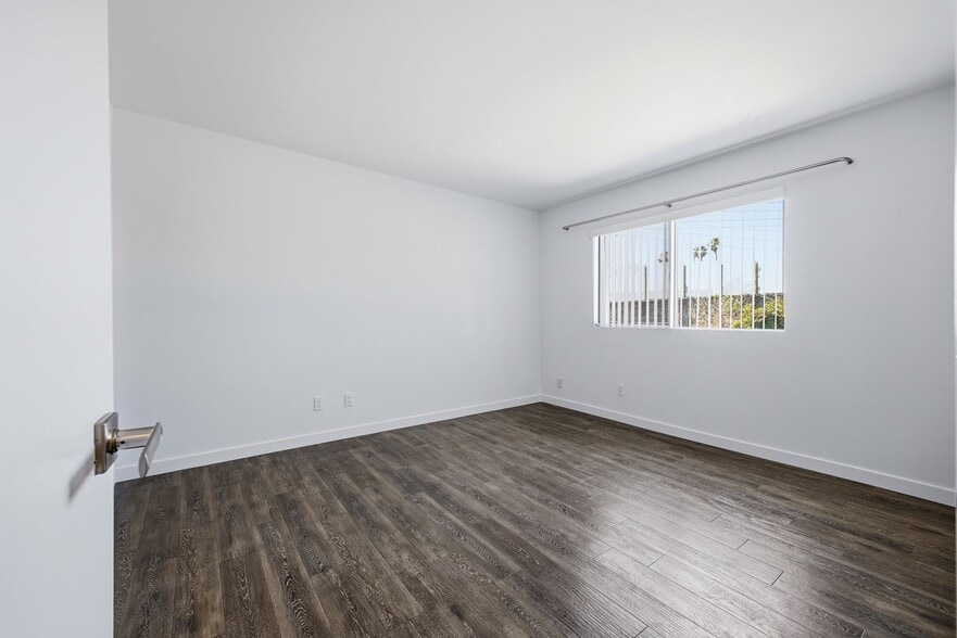More Photos Of 3425 Helms Ave, Culver City Apartments For Sale