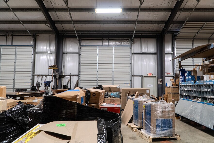 More Photos Of 945 Huser Blvd, Schulenburg Industrial For Lease