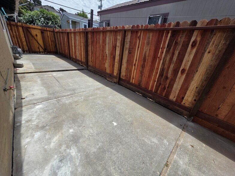 More Photos Of 541-553 Admiral Callaghan Ln, Vallejo Apartments For Sale