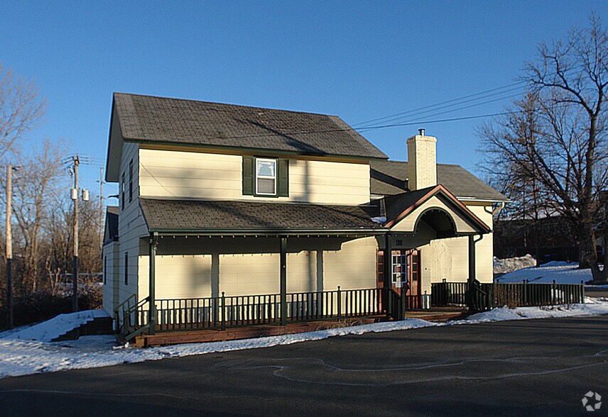 More Photos Of 400 Highway 7, Excelsior General Retail For Sale