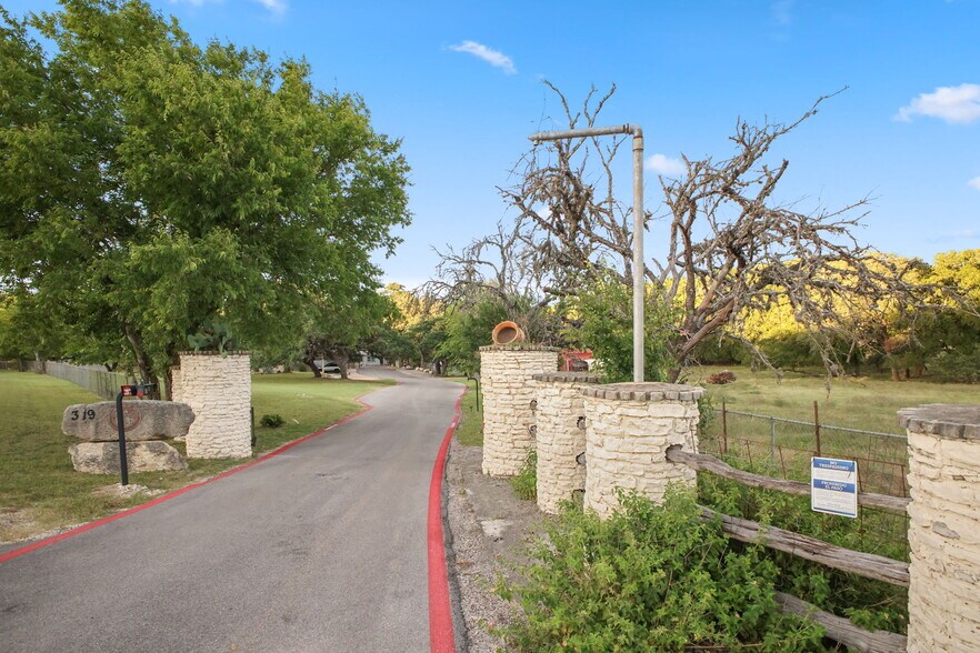 More Photos Of 319 Los Indios Ranch Rd, Boerne Specialty For Lease