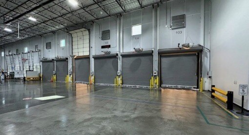 More Photos Of 12900 W Airport Blvd, Sugar Land Distribution For Lease