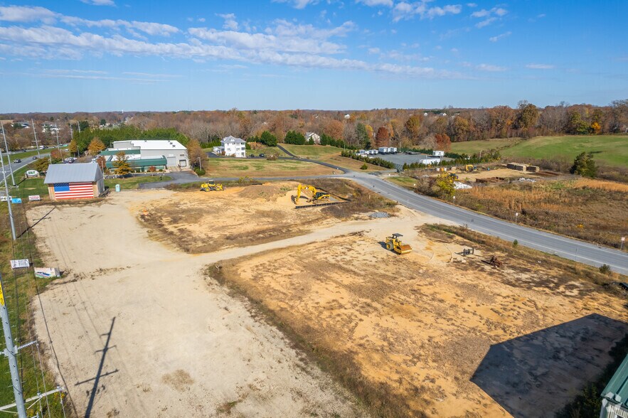 More Photos Of 7620 Meadow Run Ln, Owings Unknown For Lease