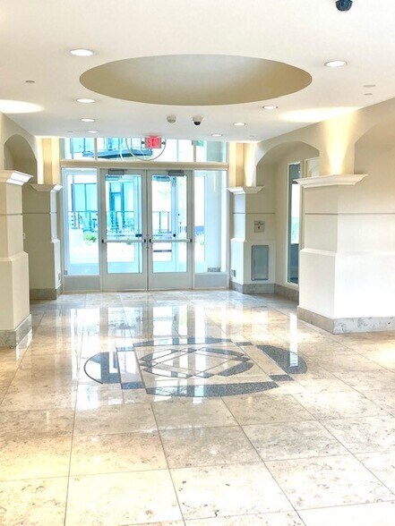 More Photos Of 12455 Ridgedale Dr, Minnetonka Office For Lease
