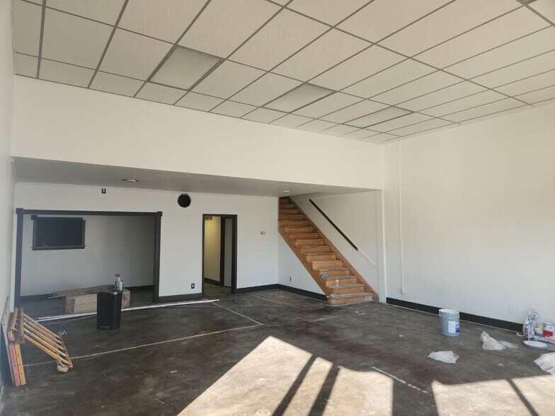 More Photos Of 431-489 N Cleveland St, Memphis Storefront For Lease