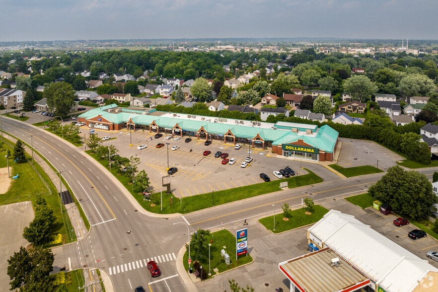 More Photos Of 1080-1126 Boul de la Grande-Allée, Boisbriand Freestanding For Lease
