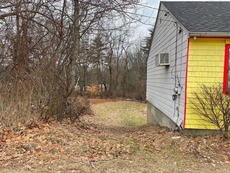 More Photos Of 330 Route 125, Brentwood Freestanding For Sale