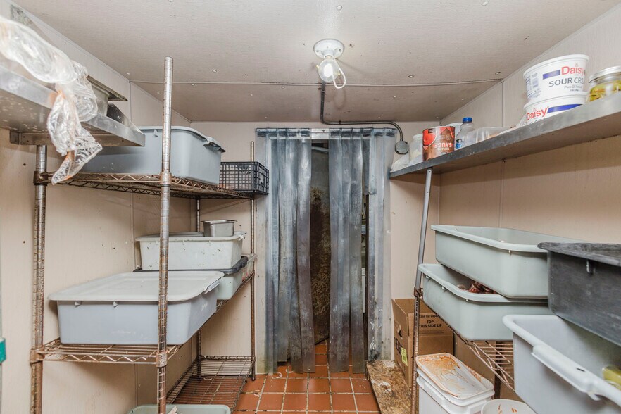 More Photos Of 503 N West St, Wichita Fast Food For Sale