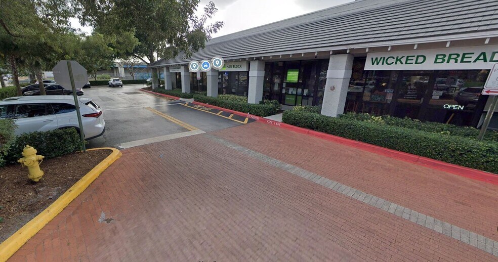 More Photos Of 1251-1269 S Pine Island Rd, Plantation Storefront For Lease