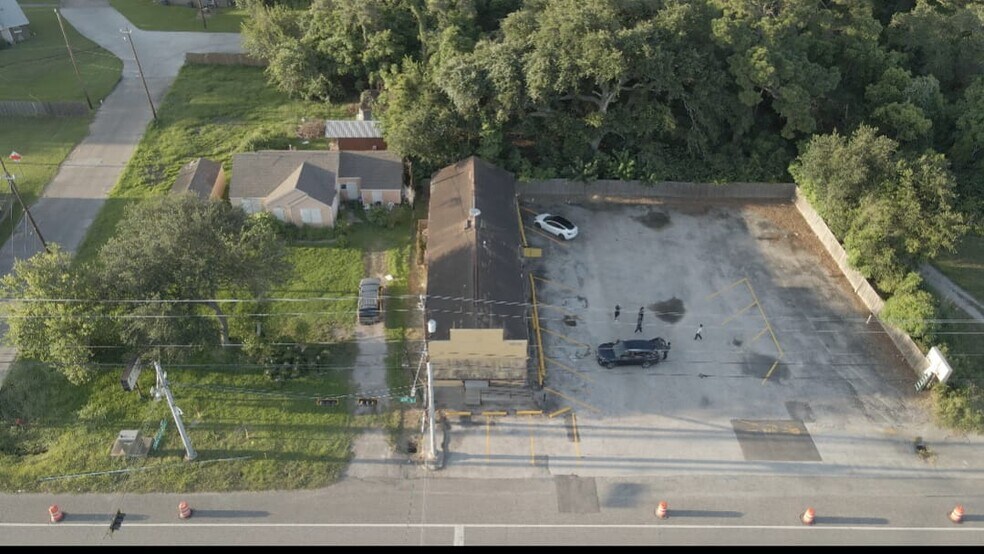 More Photos Of 7930 Highway 6, Hitchcock Storefront For Sale