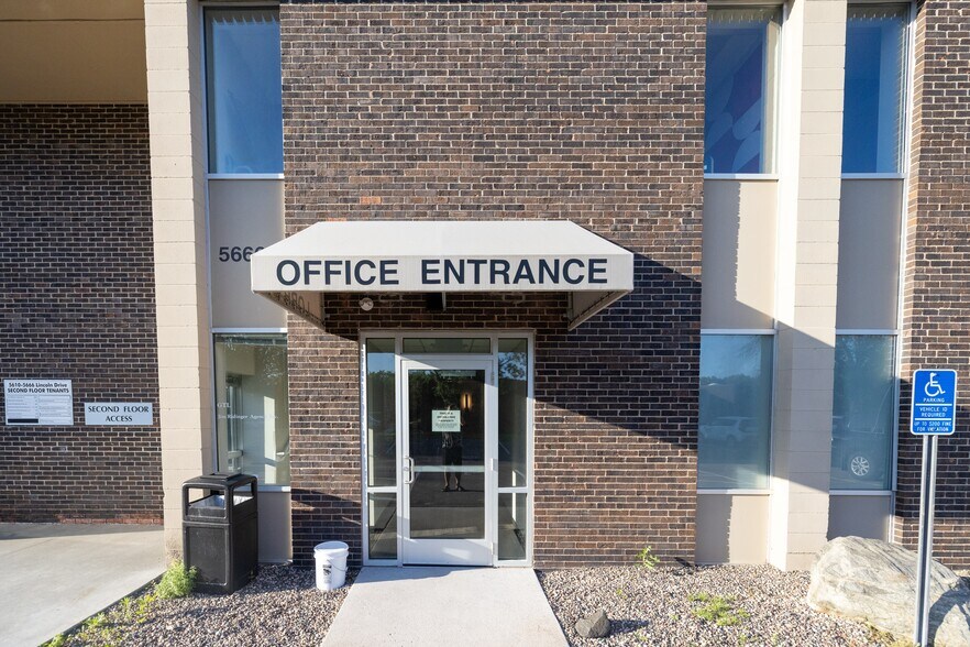 More Photos Of 5600-5628 Lincoln Dr, Edina Light Distribution For Lease