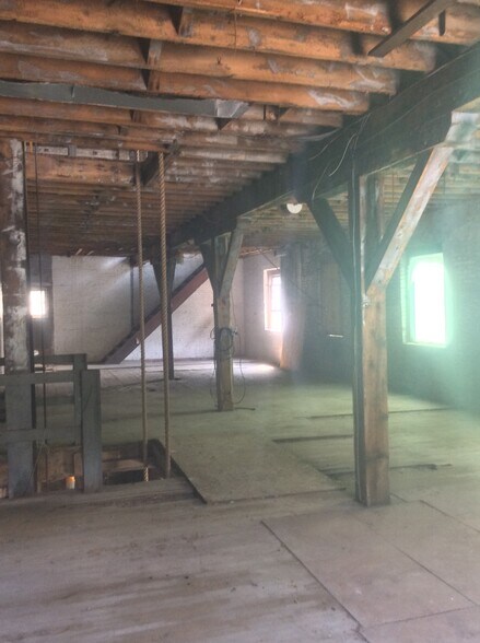 More Photos Of 1239 Welser Way, Pittsburgh Warehouse For Sale