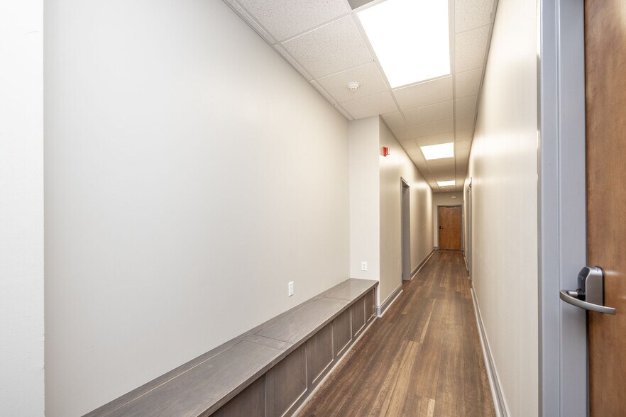 More Photos Of 411 Branchway Rd, Richmond Office Residential For Lease