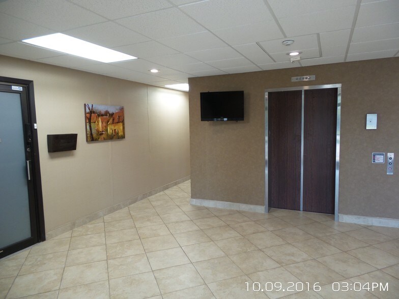 More Photos Of 6825 Hobson Valley Dr, Woodridge Medical For Sale
