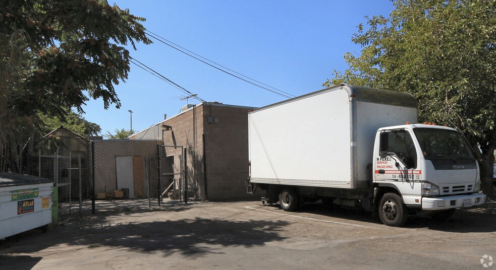 More Photos Of 3330-3390 Fruitridge Rd, Sacramento Restaurant For Sale