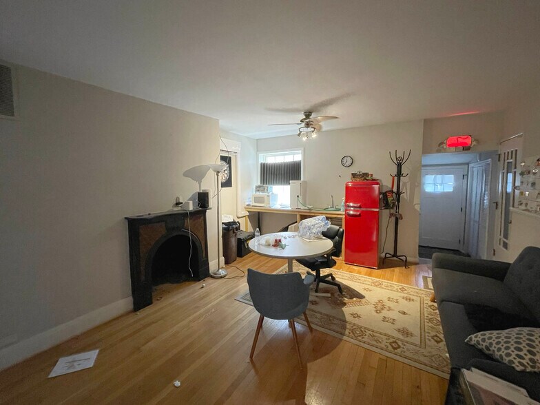 More Photos Of 713 Pratt St, Baltimore Freestanding For Sale