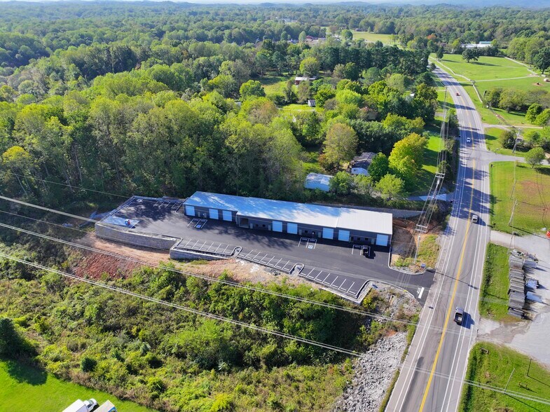 More Photos Of 1820 Highway 31 W, White House Warehouse For Sale