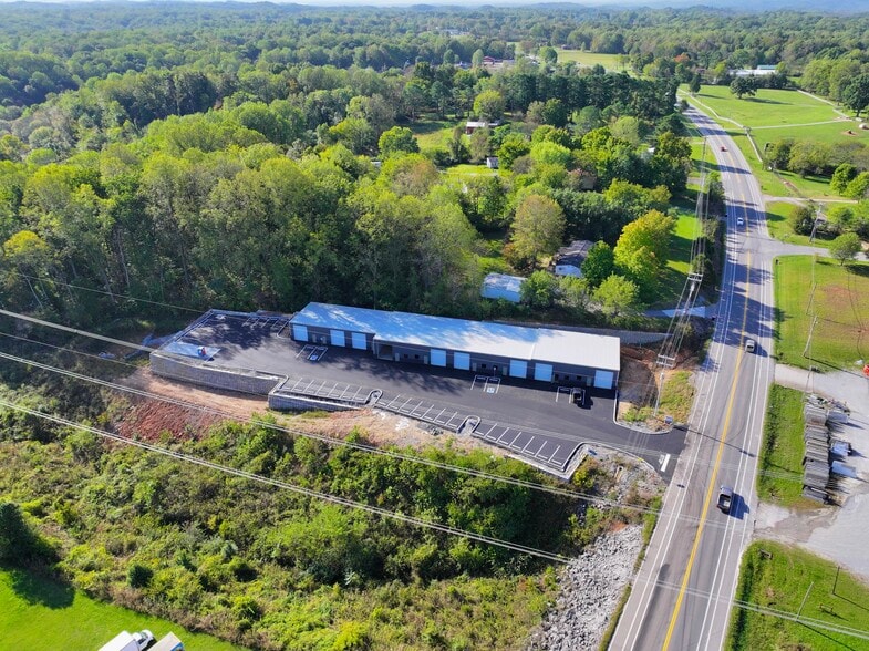 More Photos Of 1820 Highway 31 W, White House Warehouse For Lease