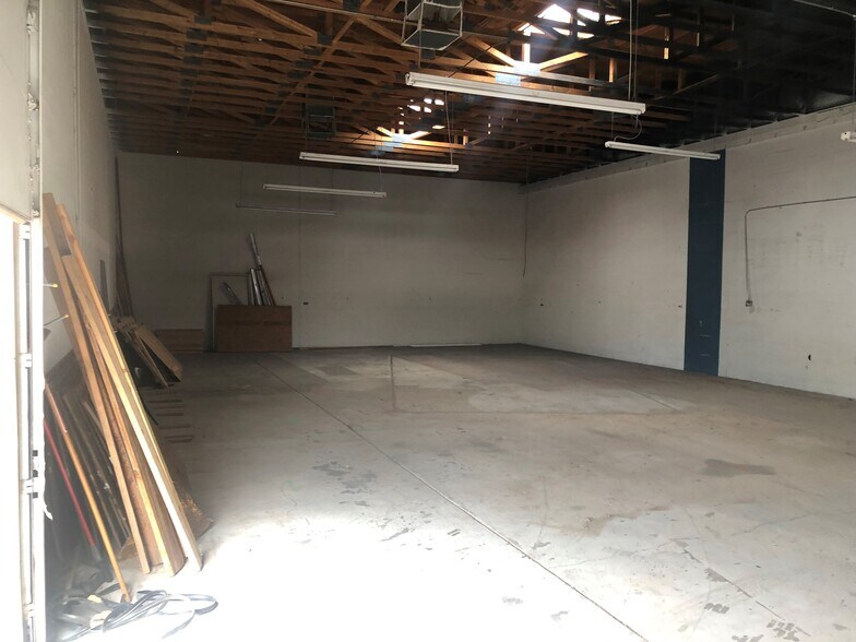 More Photos Of 1545 E Yucca St, Phoenix Warehouse For Lease