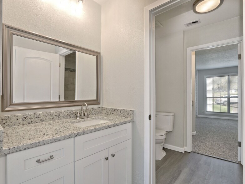 More Photos Of 100 Edgewater Dr, Livingston Apartments For Sale