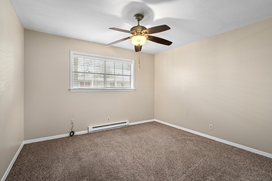 More Photos Of 401 E Main St, Brenham Apartments For Sale