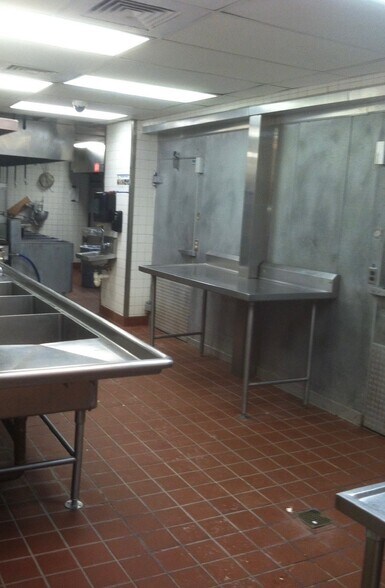More Photos Of 1805 W 1st St, Springfield Restaurant For Sale