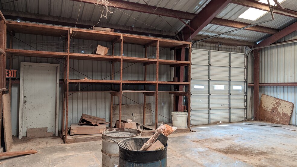 More Photos Of 1119 E Milam St, Wharton Freestanding For Sale