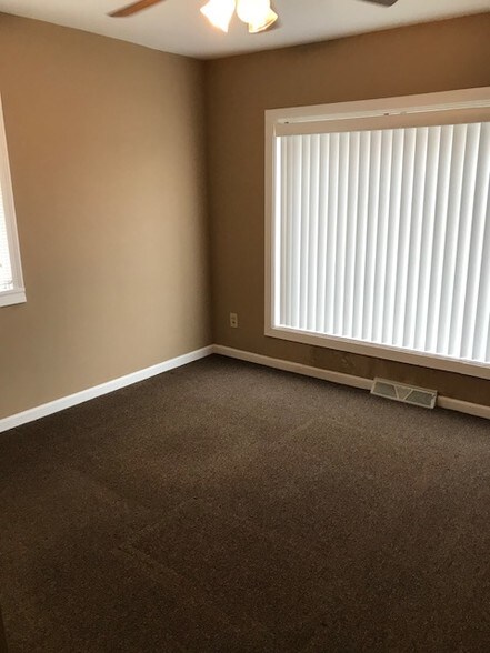 More Photos Of 498 South Ave, Tallmadge Storefront Retail Office For Lease
