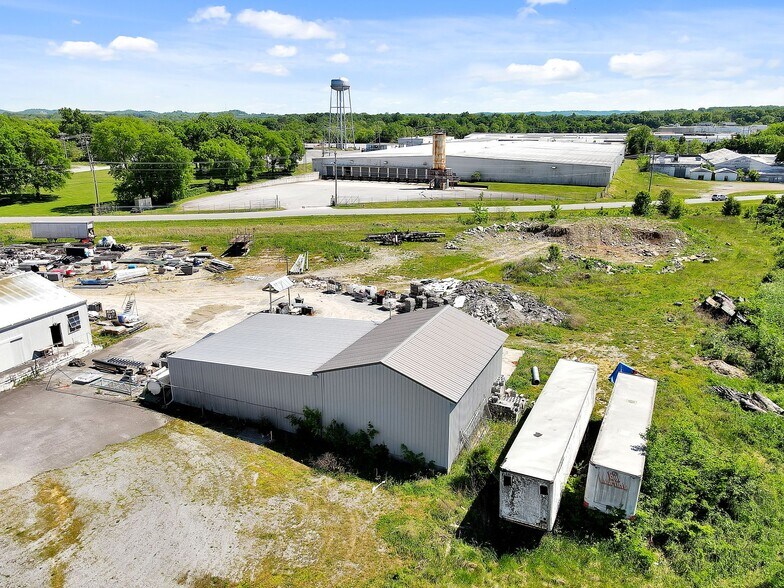 More Photos Of 811 & 813 W Lane, Shelbyville Warehouse For Sale