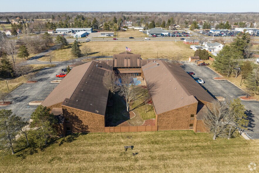 More Photos Of 1629 W Maumee St, Adrian Hotel For Sale