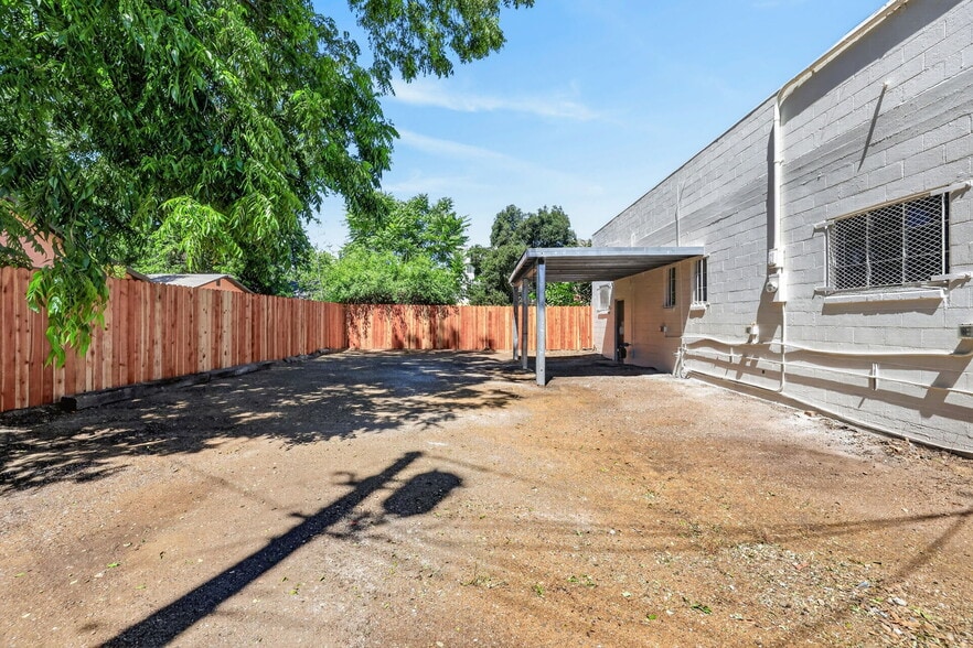 More Photos Of 3930 Broadway, Sacramento Freestanding For Sale