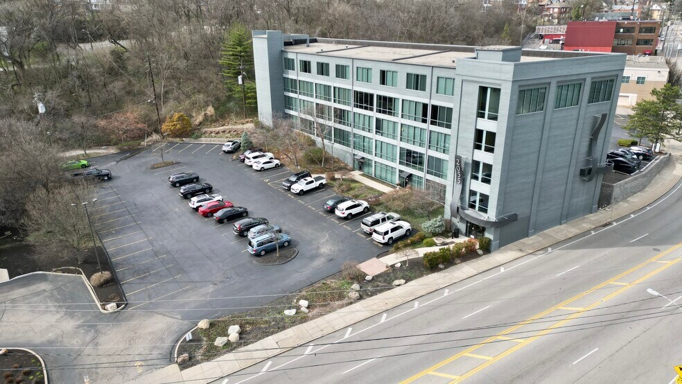 More Photos Of 2055 Reading Rd, Cincinnati Medical For Lease