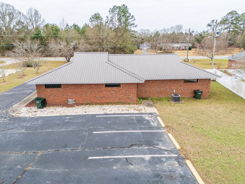 More Photos Of 706 W Barnard St, Glennville Medical For Sale
