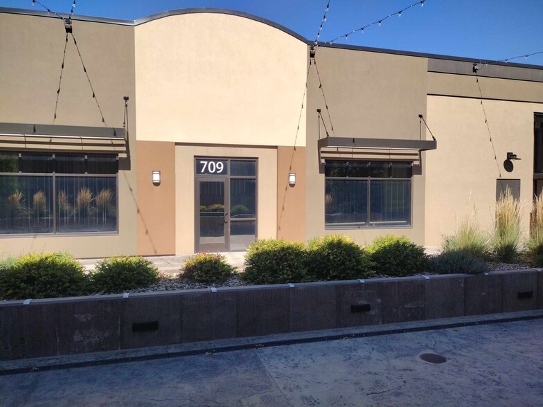 Primary Photo Of 2001 W Main St, Rapid City Storefront For Lease